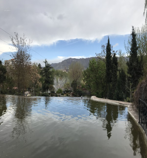 نمایی از بالای آبشار پارک